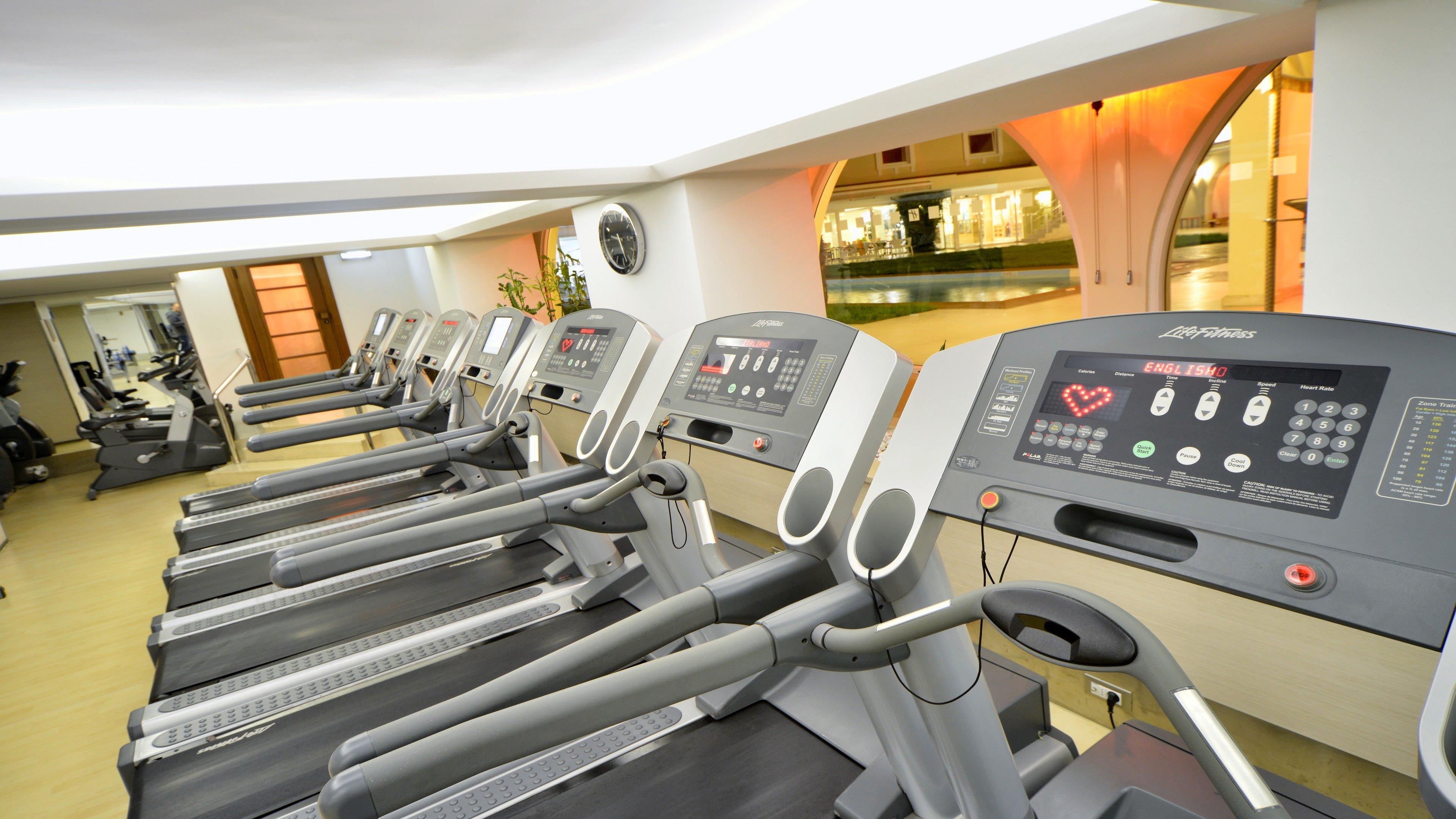 Holiday Inn Istanbul City By Ihg Ngoại thất bức ảnh A row of treadmills