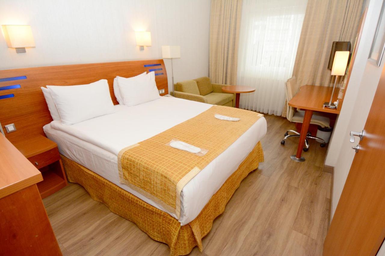 Holiday Inn Istanbul City By Ihg Ngoại thất bức ảnh A room at the hotel