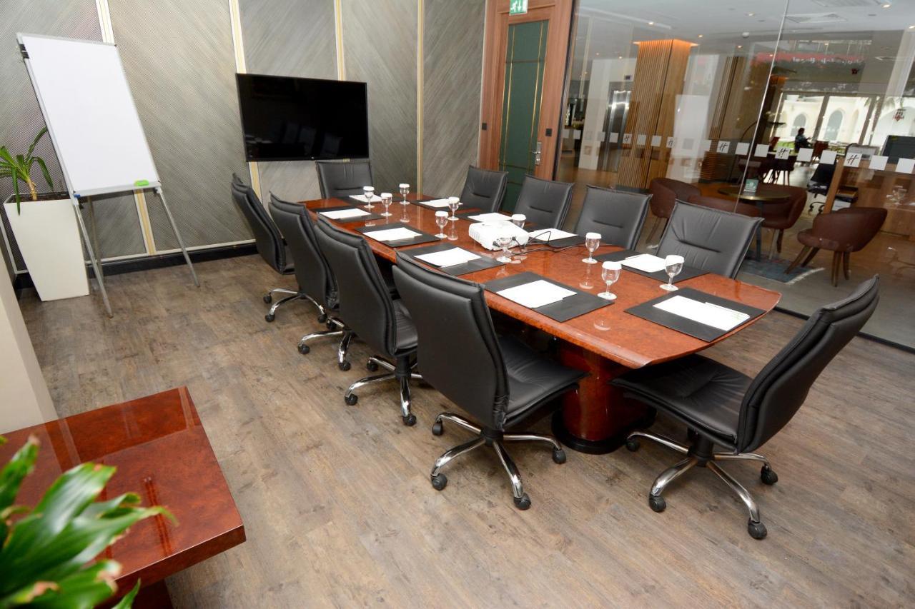 Holiday Inn Istanbul City By Ihg Ngoại thất bức ảnh Boardroom at the University of Law