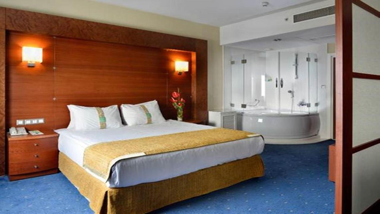 Holiday Inn Istanbul City By Ihg Ngoại thất bức ảnh Suite