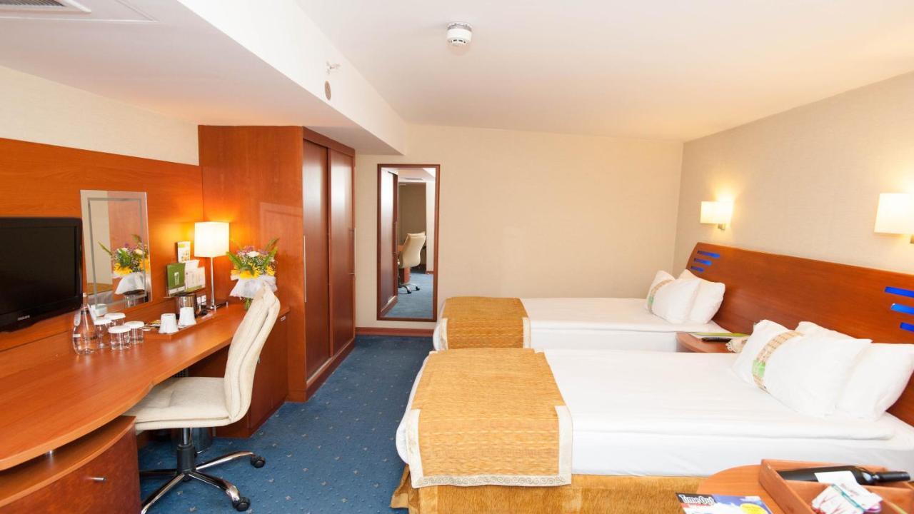 Holiday Inn Istanbul City By Ihg Ngoại thất bức ảnh A typical hotel room